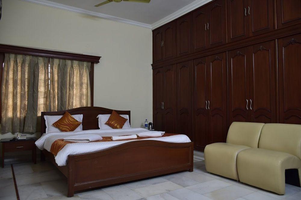 Hotel Alpine Glow Residency Crest Hyderabad Exterior foto