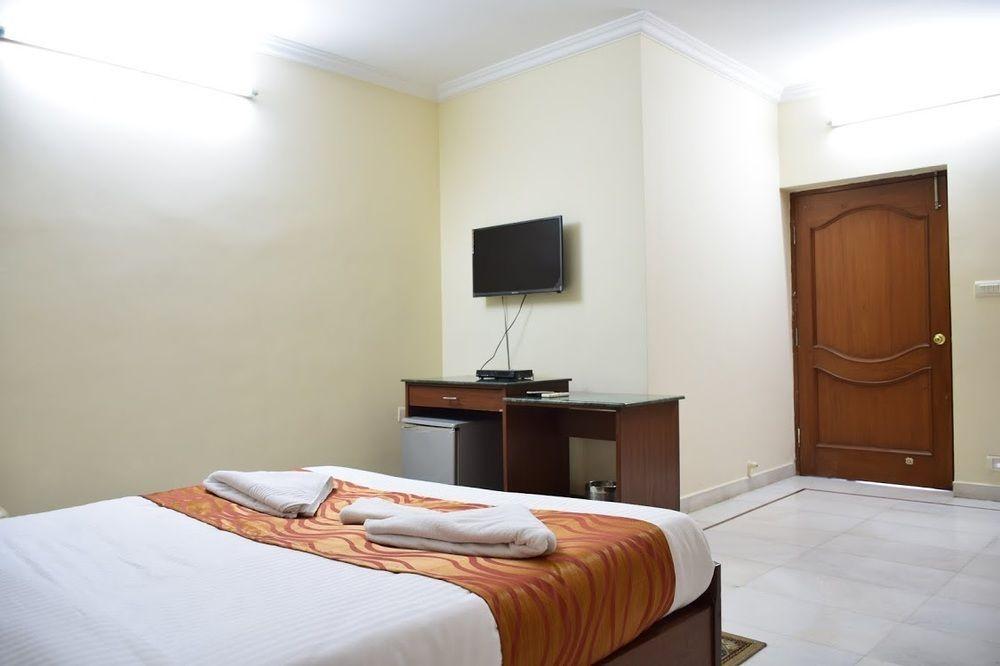 Hotel Alpine Glow Residency Crest Hyderabad Exterior foto