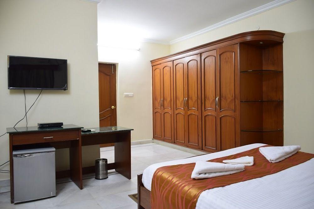 Hotel Alpine Glow Residency Crest Hyderabad Exterior foto